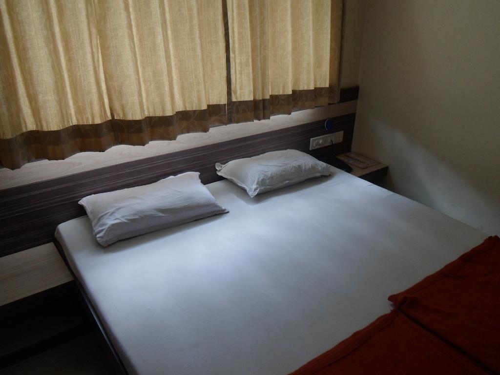 Hotel Vaishali Nashik Room photo